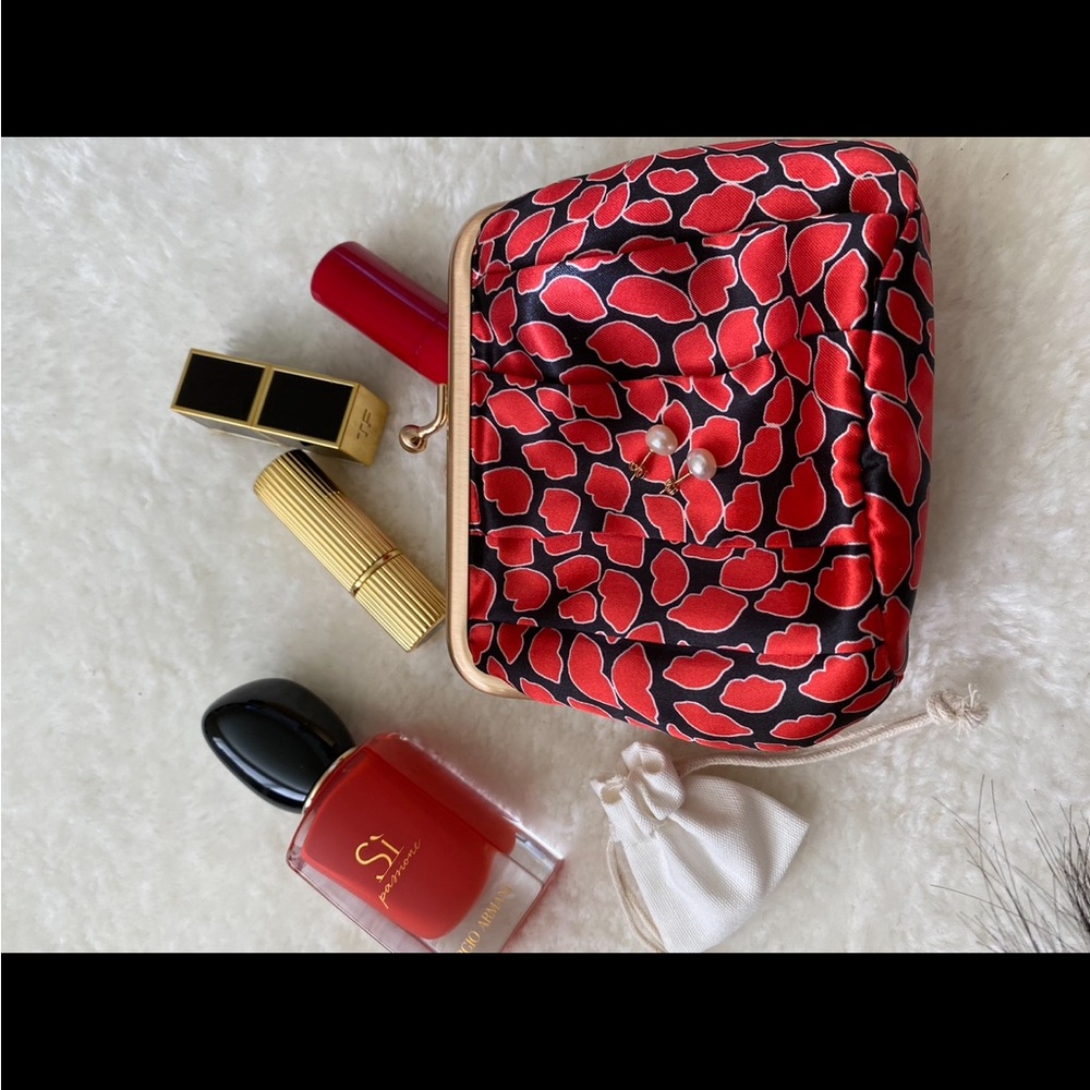 Rouje Red and Black Retro Makeup Pouch/ Clutch - Picture 6 of 6